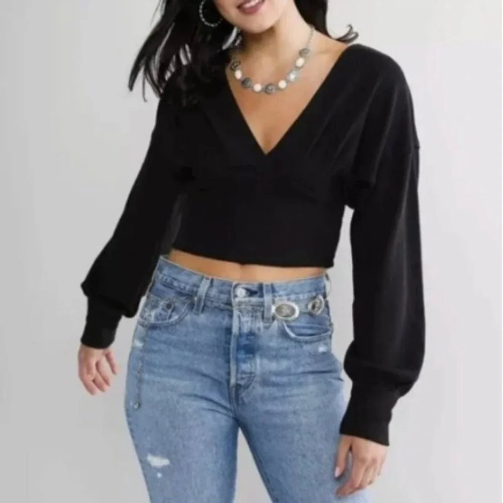 We The Free Free People Black Thermal V-Neck Pleated Crop Top Long Sleeve Small